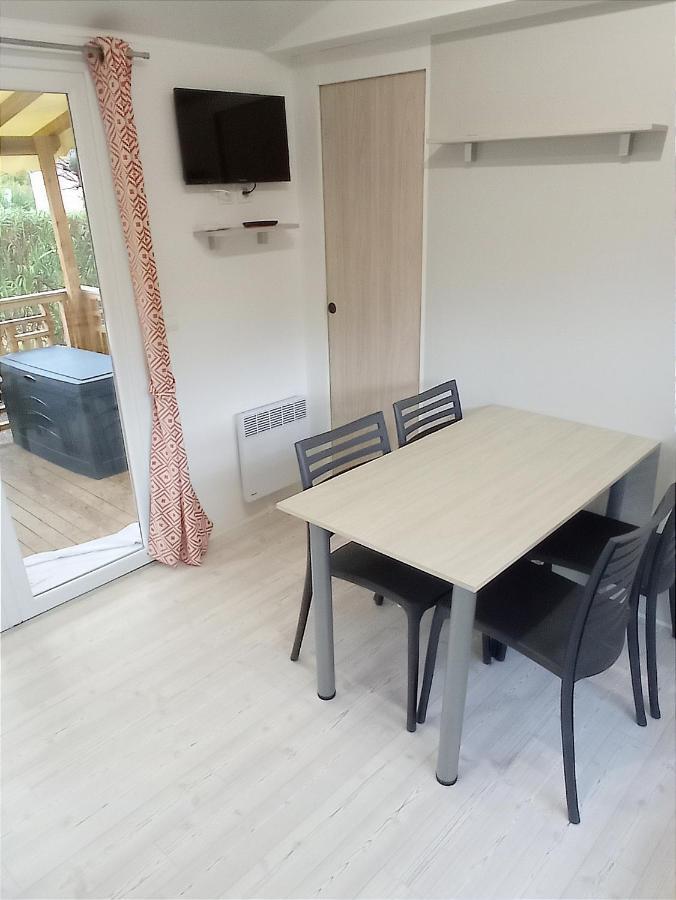 Camping 4 Etoiles Le Lac Des Reves Pérols 外观 照片